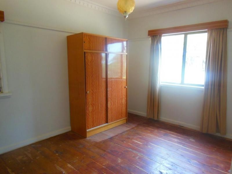 65 Race Street, Flora Hill VIC 3550