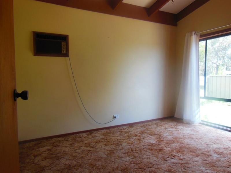 65 Race Street, Flora Hill VIC 3550