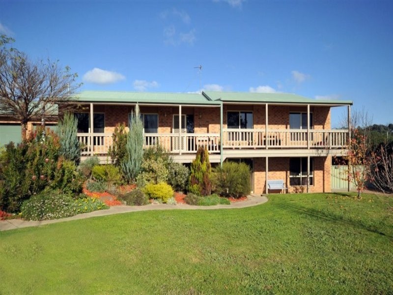 15 Bosquet Street, White Hills VIC 3550