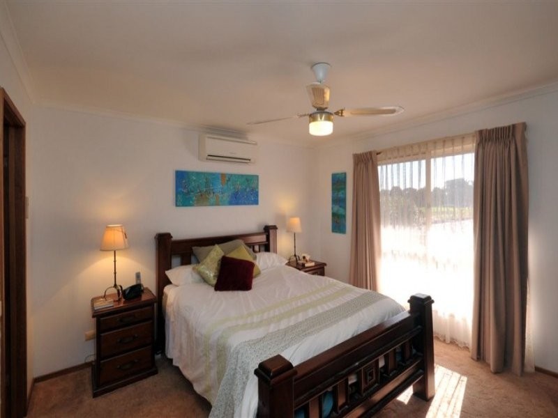 15 Bosquet Street, White Hills VIC 3550