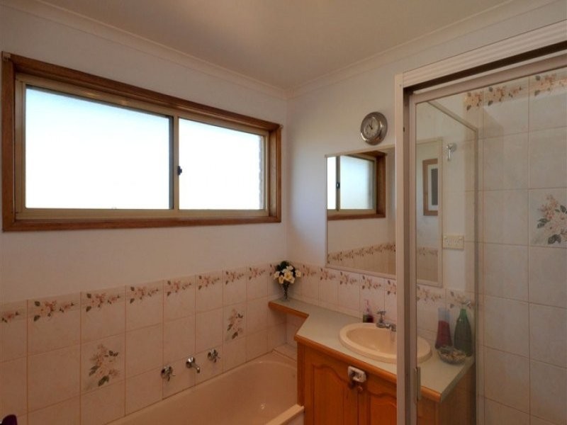 15 Bosquet Street, White Hills VIC 3550