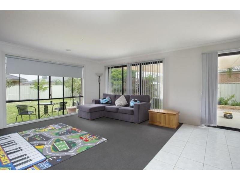 8 Lorikeet Avenue, Epsom VIC 3551