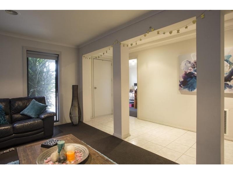 8 Lorikeet Avenue, Epsom VIC 3551