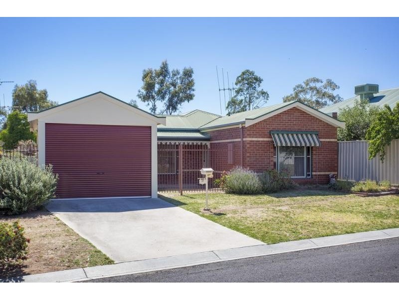 17 School Street, California Gully VIC 3556