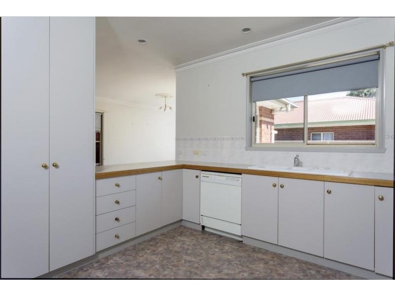 17 School Street, California Gully VIC 3556