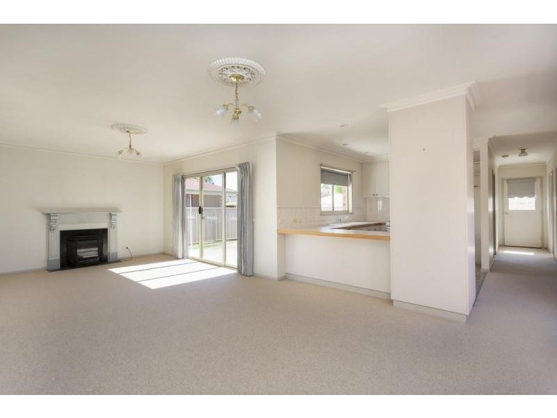 17 School Street, California Gully VIC 3556