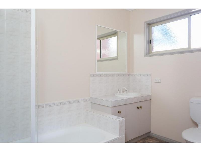 17 School Street, California Gully VIC 3556