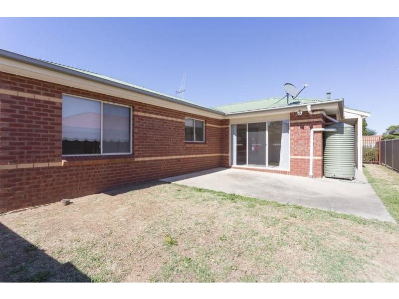 17 School Street, California Gully VIC 3556