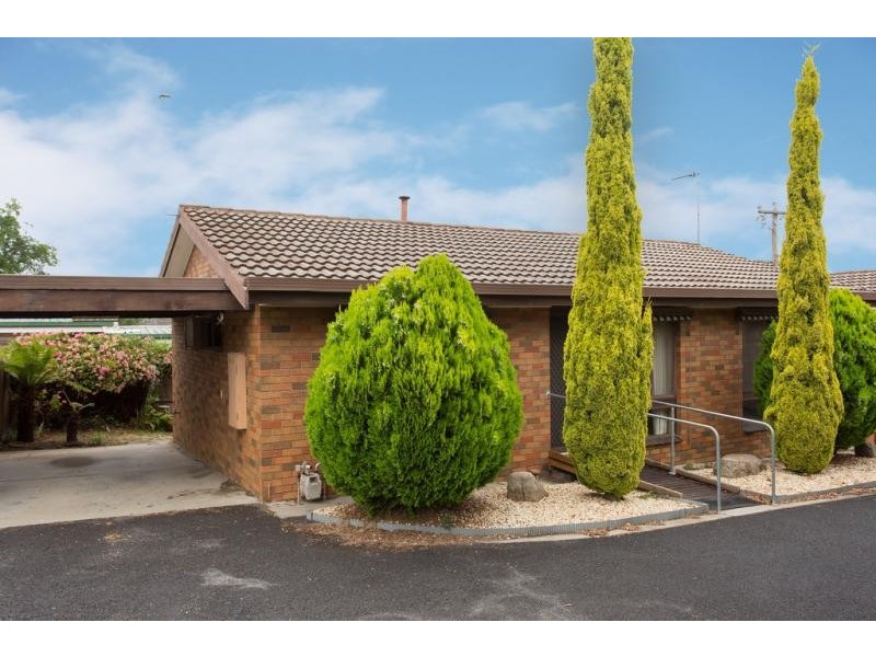 2/40 Mafeking Street South, Kennington VIC 3550