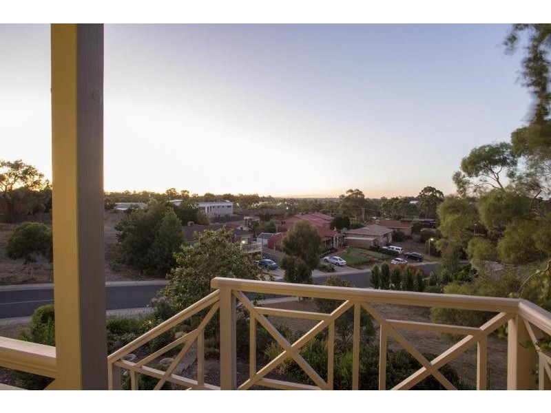 28 Landale Drive, Strathdale VIC 3550