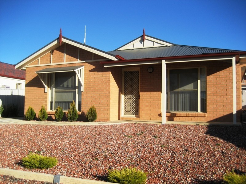 1/89 Queen Street, Kangaroo Flat VIC 3555