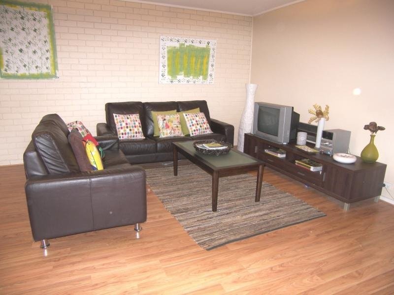 6/2 Hallam Street, Flora Hill VIC 3550