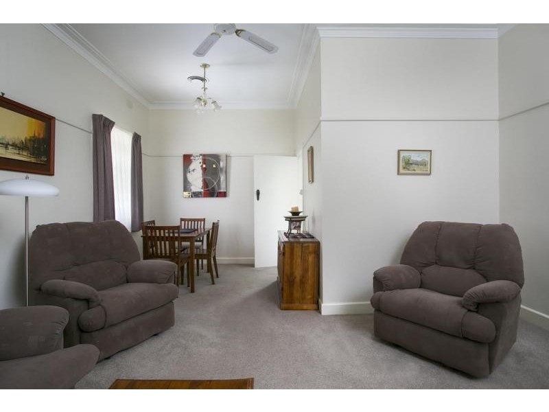 27 Hammer Street, Flora Hill VIC 3550