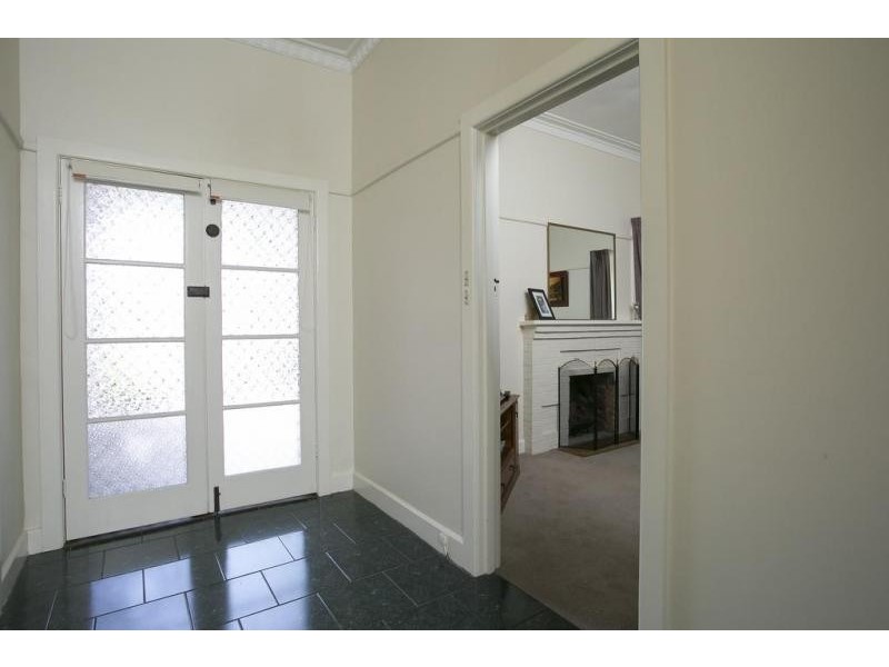 27 Hammer Street, Flora Hill VIC 3550