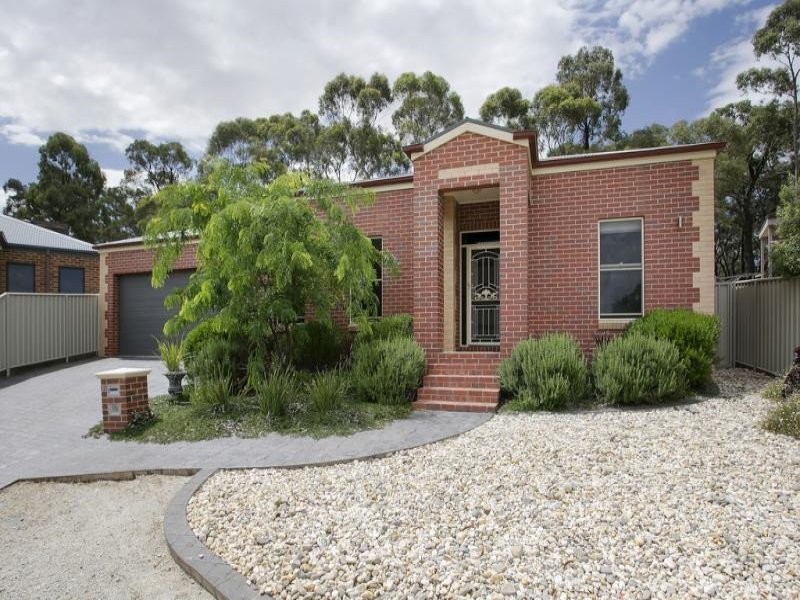 6 Moonah Court, Eaglehawk VIC 3556