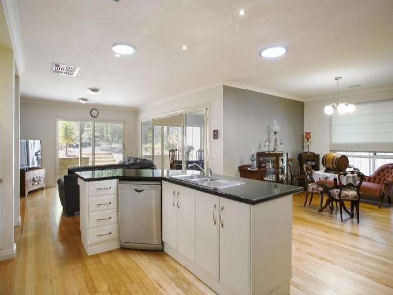 6 Moonah Court, Eaglehawk VIC 3556