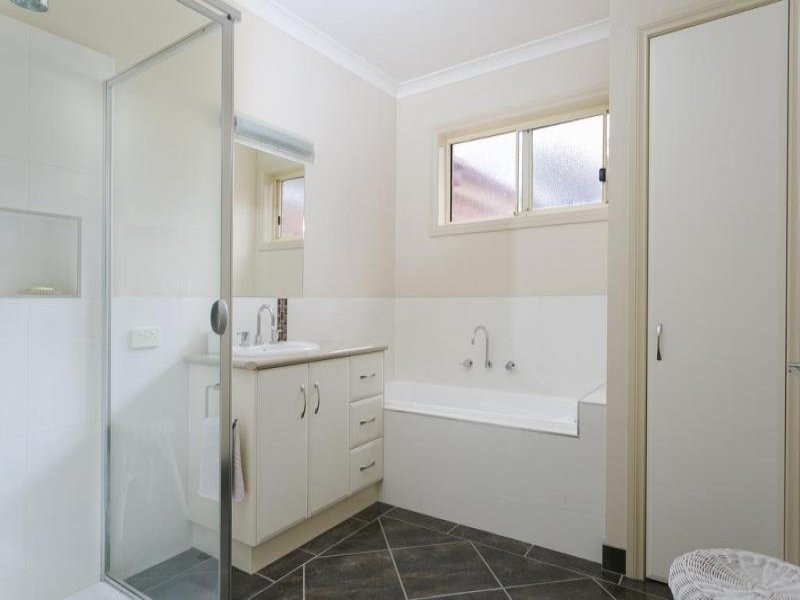 6 Moonah Court, Eaglehawk VIC 3556