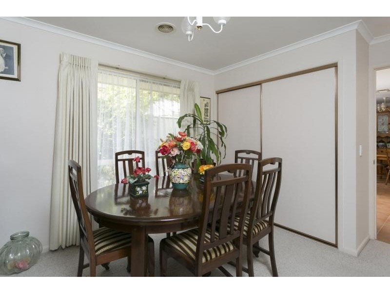 8 Elm Street, Golden Square VIC 3555