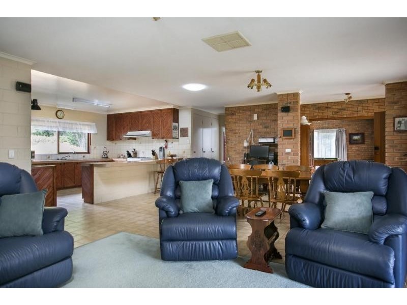 5734 Calder Highway, Kangaroo Flat VIC 3555