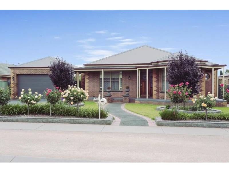 14 Lewana Way, Strathfieldsaye VIC 3551