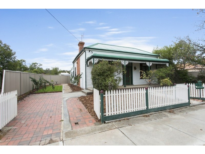 34 Raglan Street, White Hills VIC 3550
