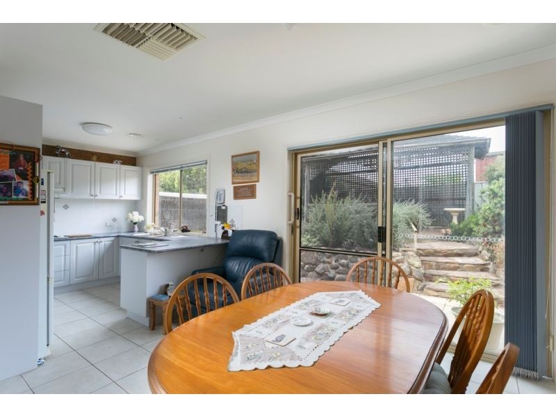 4/20 Mahon Avenue, Kennington VIC 3550