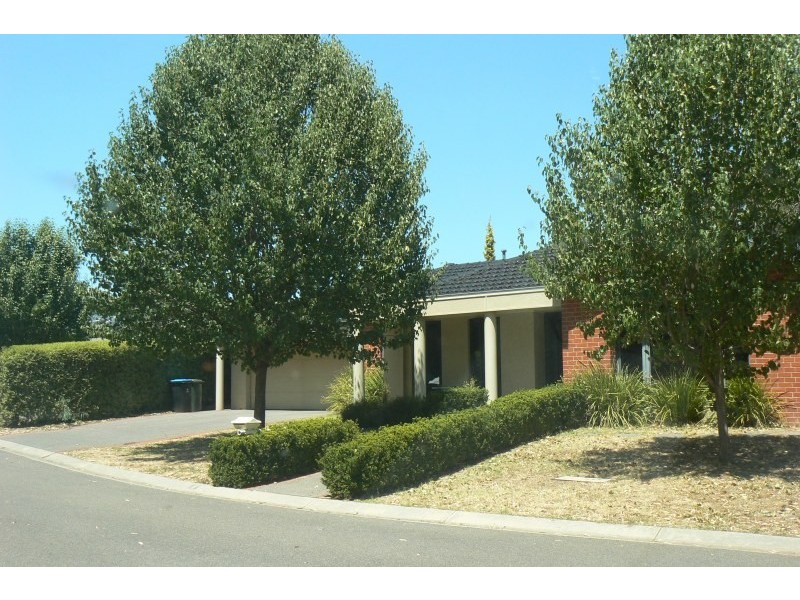 3 Grenoble Close, Spring Gully VIC 3550