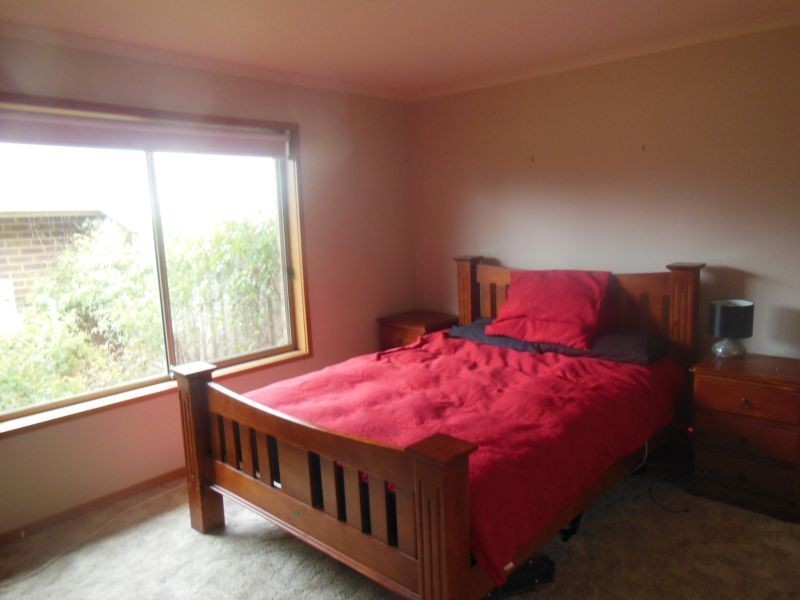 2/16 Aspinall Street, Golden Square VIC 3555