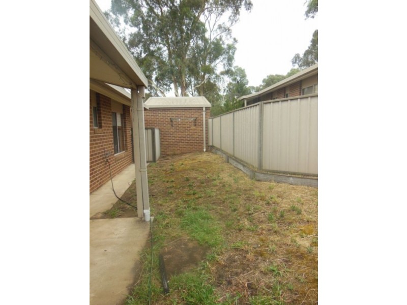 2/16 Aspinall Street, Golden Square VIC 3555