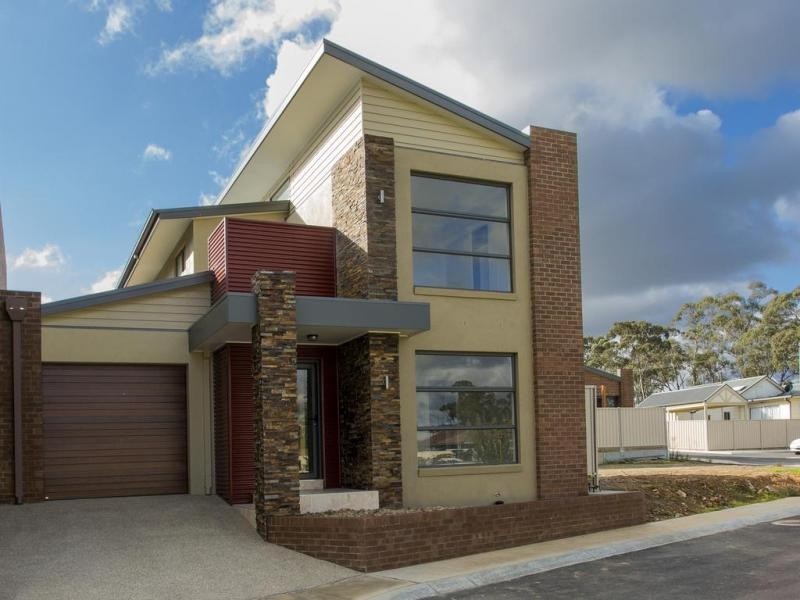 1/23 Alexander, Kangaroo Flat VIC 3555