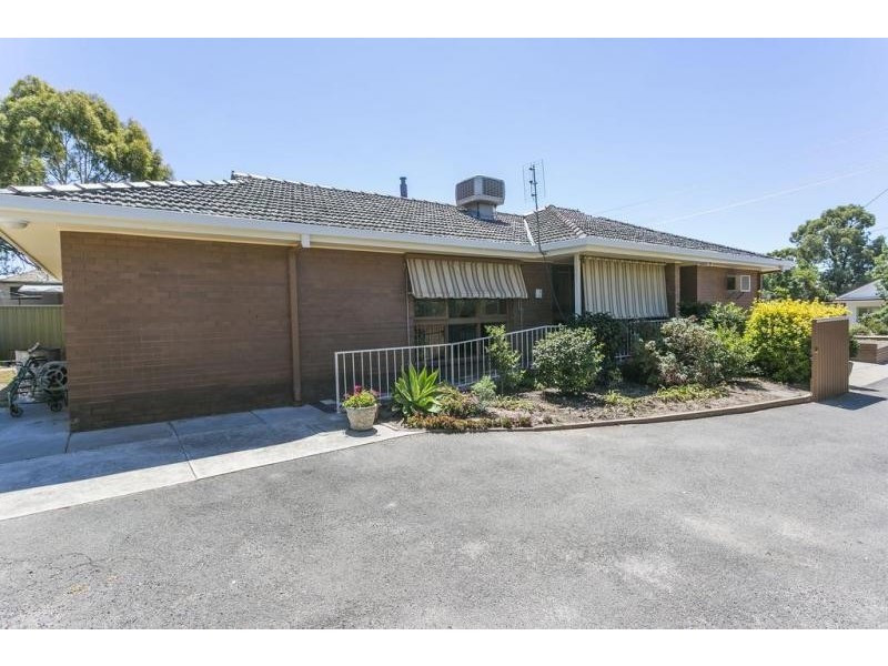 2 James Street, Strathdale VIC 3550