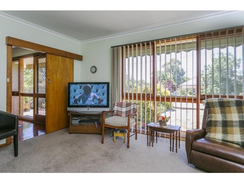 2 James Street, Strathdale VIC 3550
