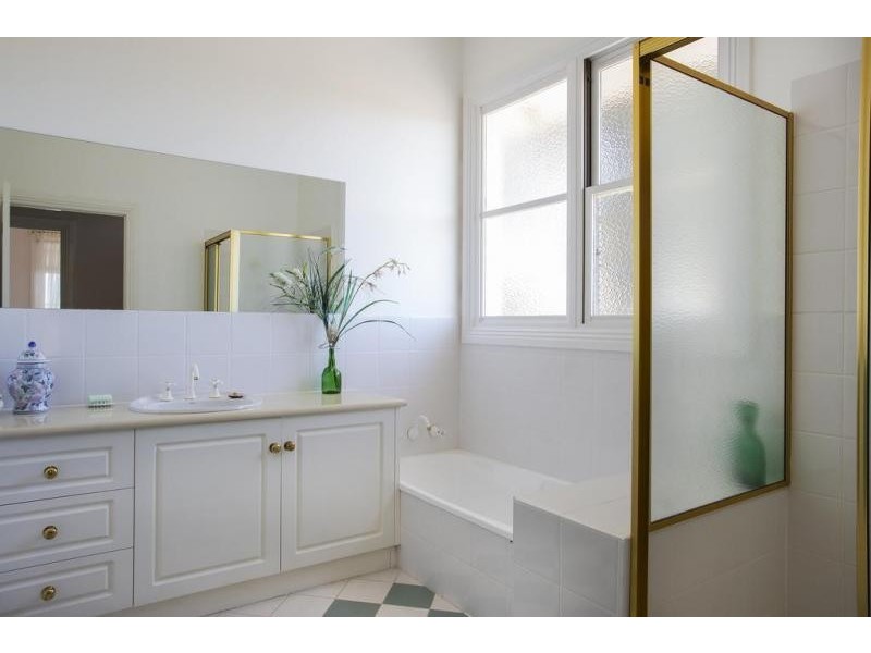 28 – 30 Landale Drive, Strathdale VIC 3550