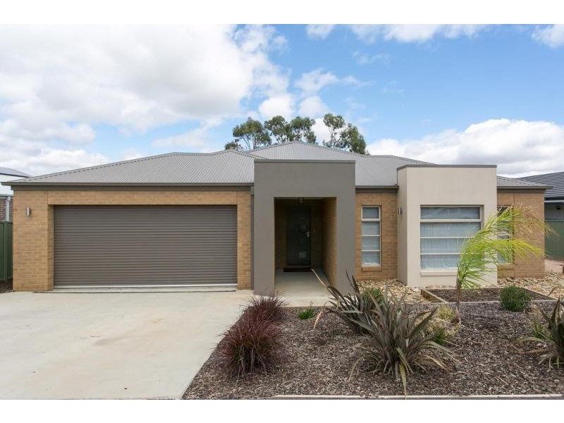 38 Highland Way, Maiden Gully VIC 3551