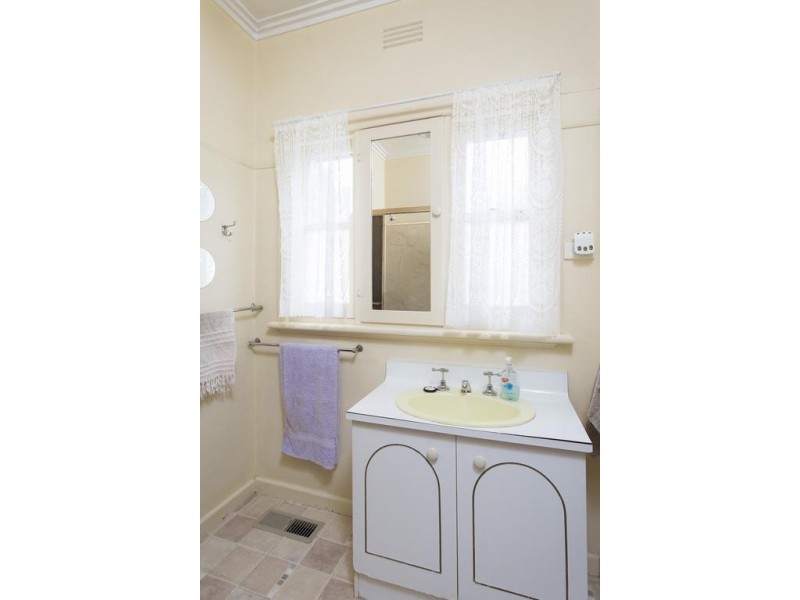 3 View Street, Kangaroo Flat VIC 3555