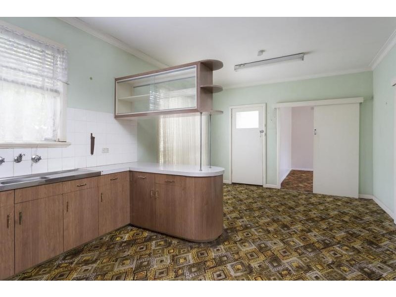 13 Oak Street, Golden Square VIC 3555