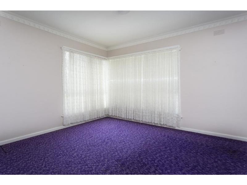 13 Oak Street, Golden Square VIC 3555