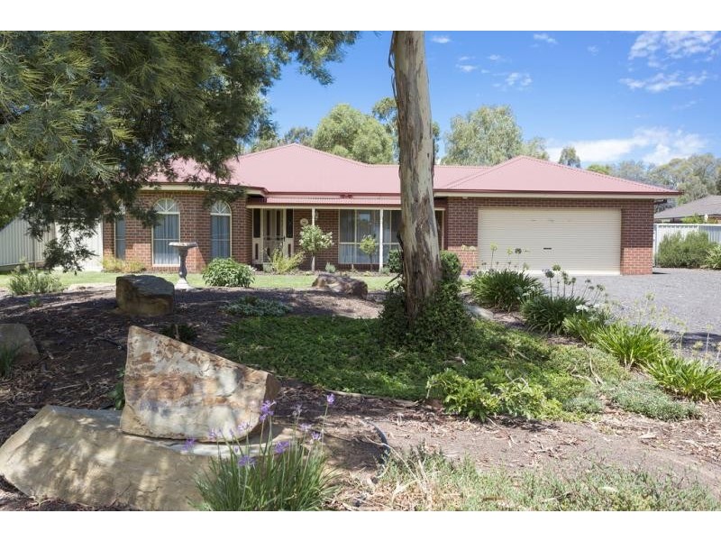 23 Bedarra Court, Maiden Gully VIC 3551