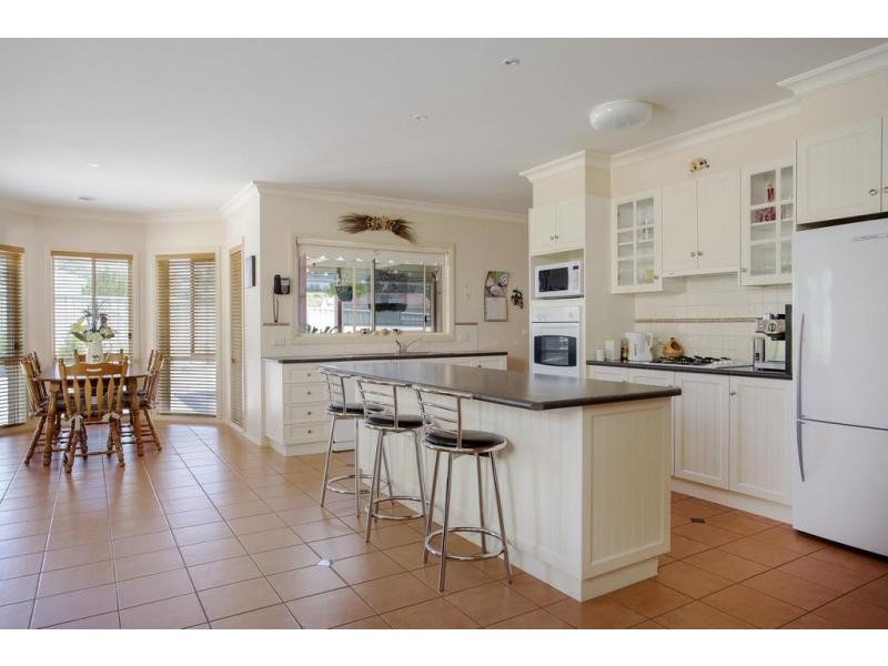 23 Bedarra Court, Maiden Gully VIC 3551