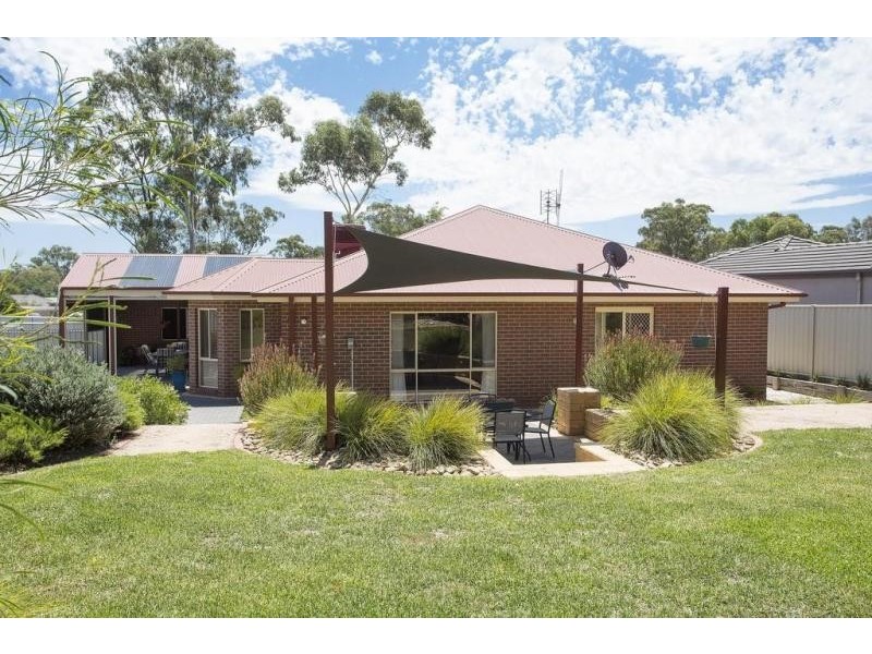 23 Bedarra Court, Maiden Gully VIC 3551