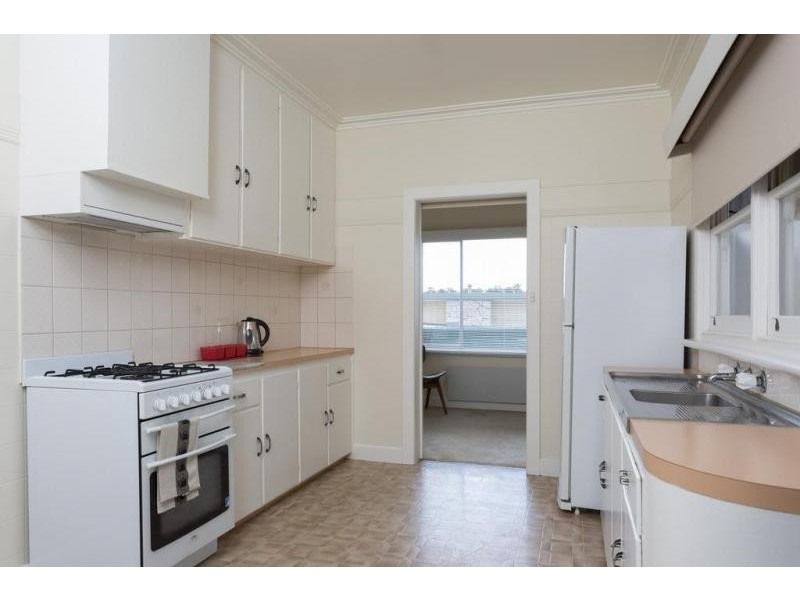 7 Leonard Avenue, Flora Hill VIC 3550