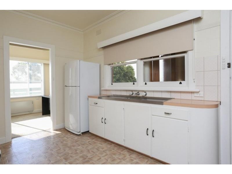 7 Leonard Avenue, Flora Hill VIC 3550