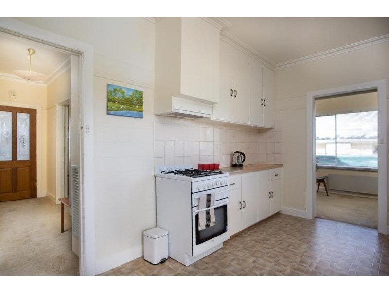 7 Leonard Avenue, Flora Hill VIC 3550