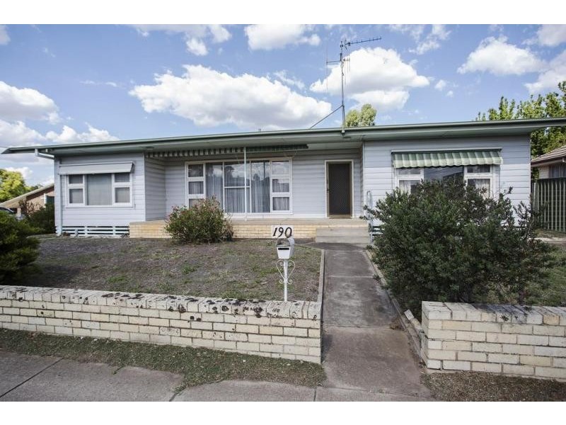190 Eaglehawk Road, Long Gully VIC 3550