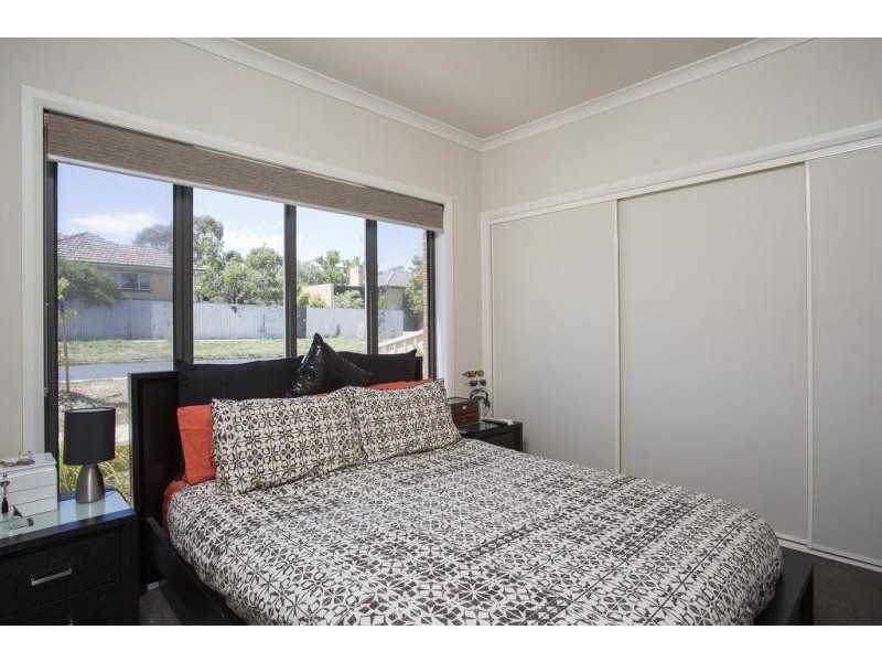 22 Lansell Street, Kangaroo Flat VIC 3555