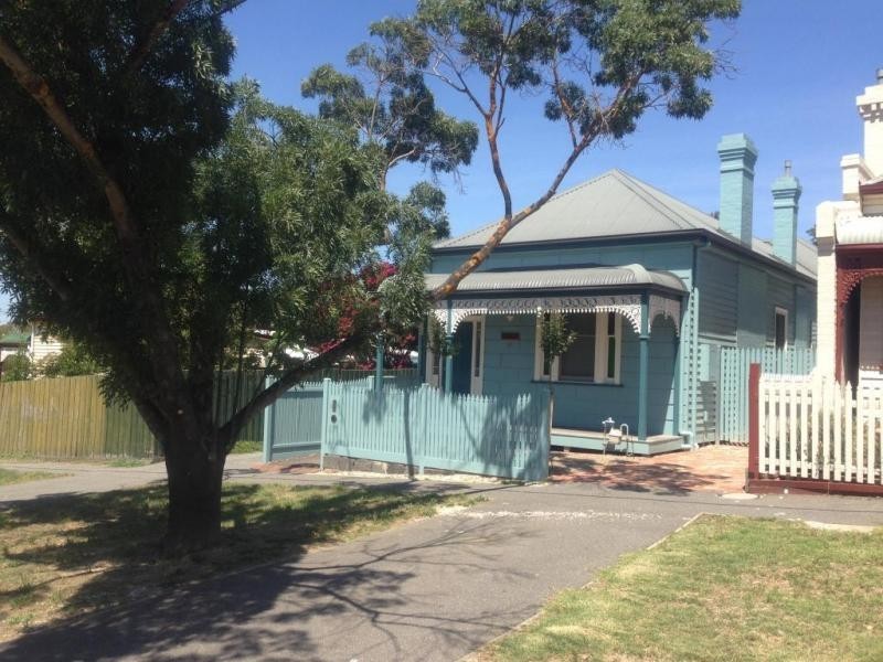 27 HONEYSUCKLE STREET, Bendigo VIC 3550