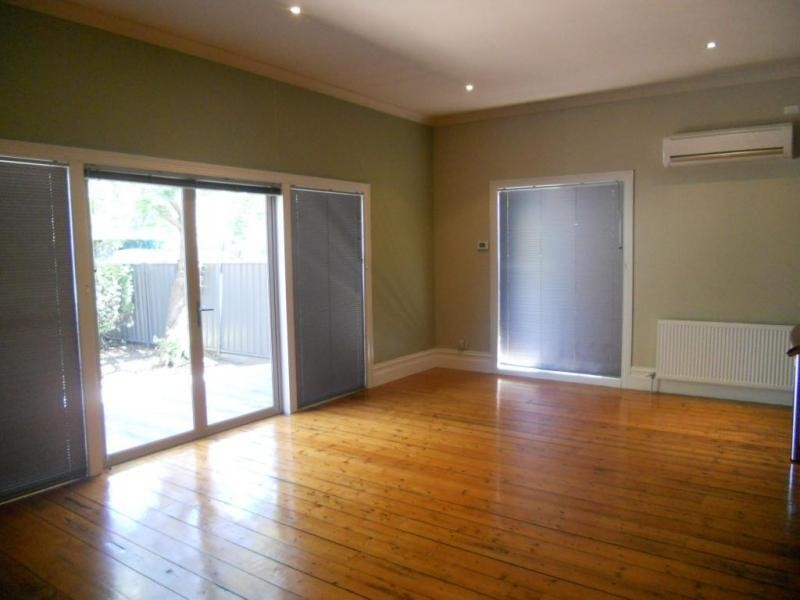 27 HONEYSUCKLE STREET, Bendigo VIC 3550