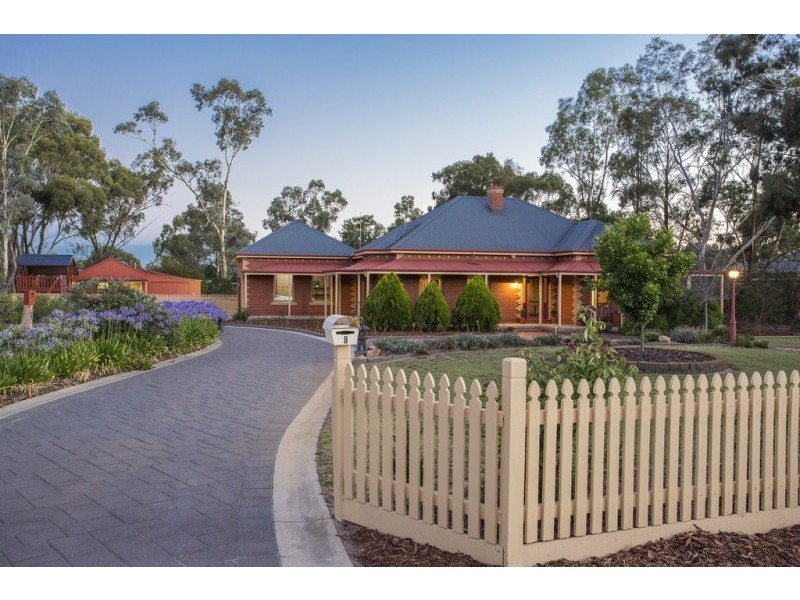 8 Woodlea Close, Strathfieldsaye VIC 3551