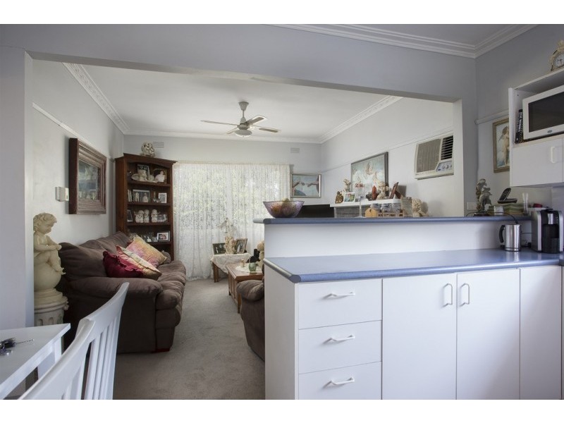 8 Kinross Street, Long Gully VIC 3550