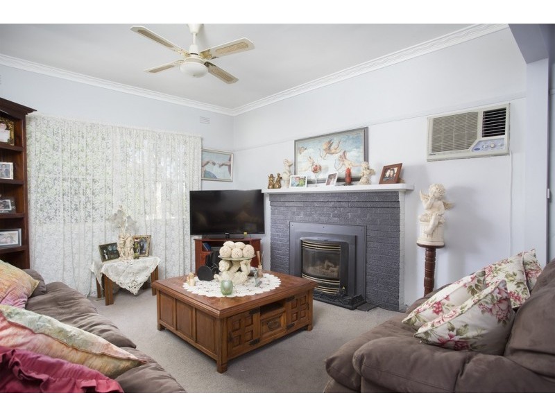 8 Kinross Street, Long Gully VIC 3550